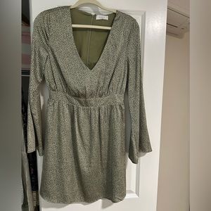 Satin flowy dress green leopard print - size M